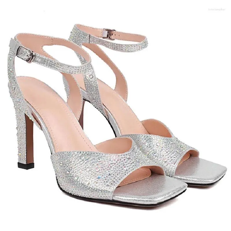 Sandalias Verano Cabeza cuadrada Boca de pescado Punta abierta Rhinestone con tacones altos finos Vestido de banquete Zapatos de mujer grandes versátiles