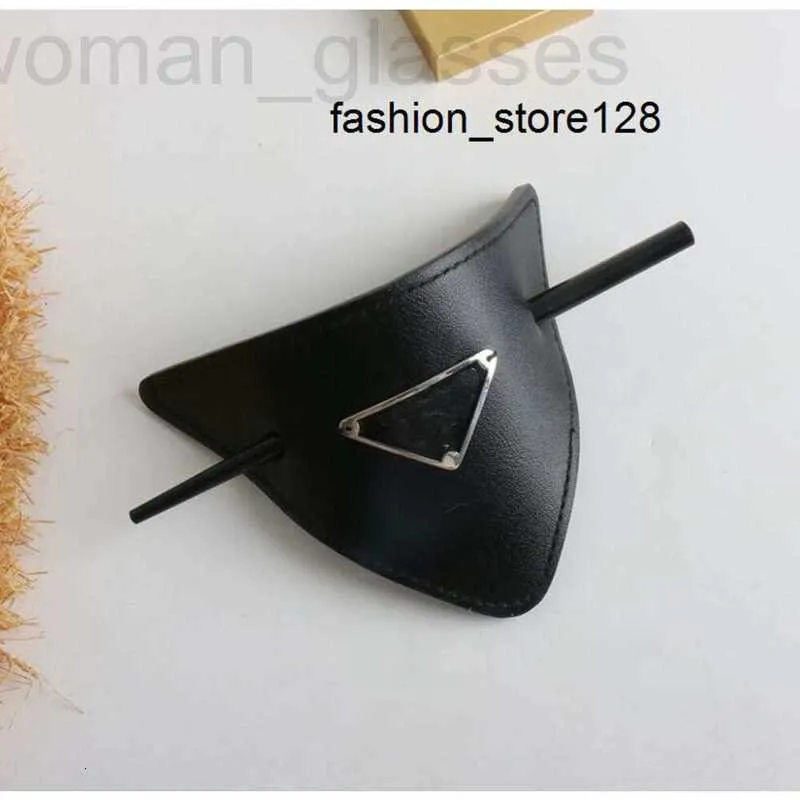 Hair Clips & Barrettes designer European and 2022 American leather letters triangle hairpin headgear 2 colors optional female high quality fast delivery 5XSI