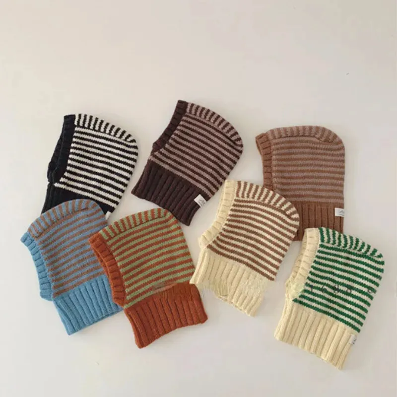 Beanie/Kafatası Kapakları 7585 Bebek Şapkalar ve Eşarplar Entegre Boyun Şalları Örme Şapkalar Sonbahar Kış Çizgili Kulaklıklar Erkek ve Kızın Yün Şapkaları 231017