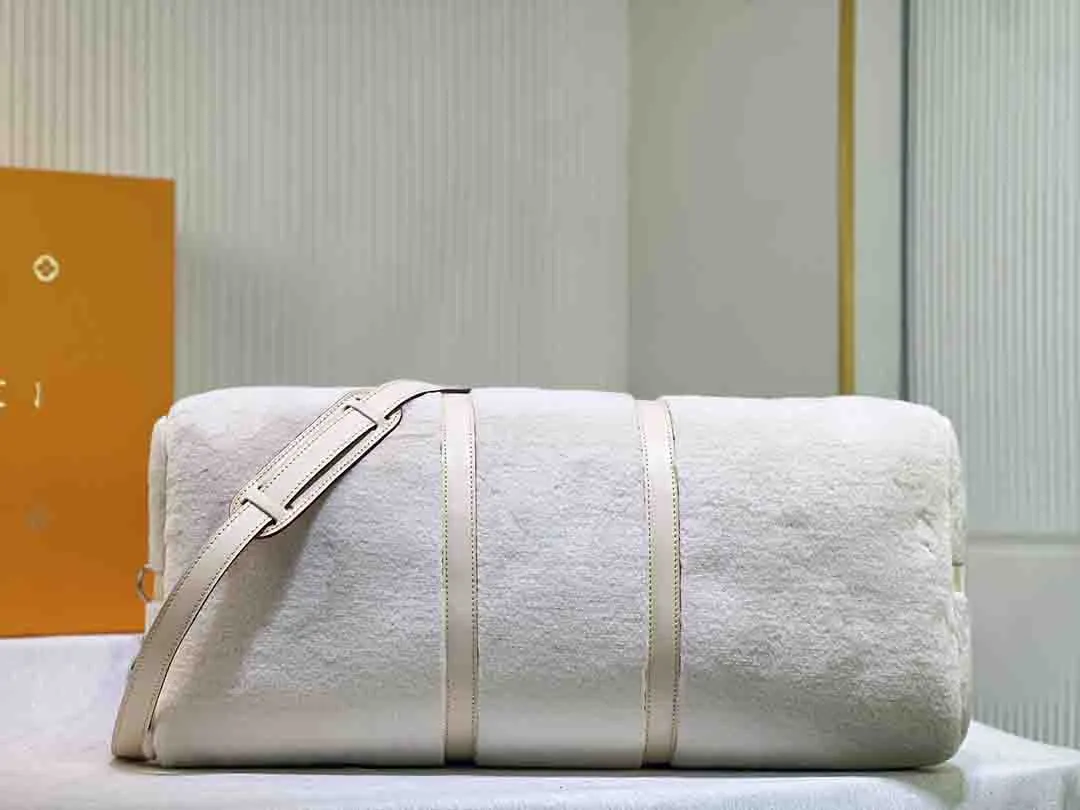 【emis】24FW新作★SHEARLING DUFFLE BAG E243W2505_BL_02.jpg
