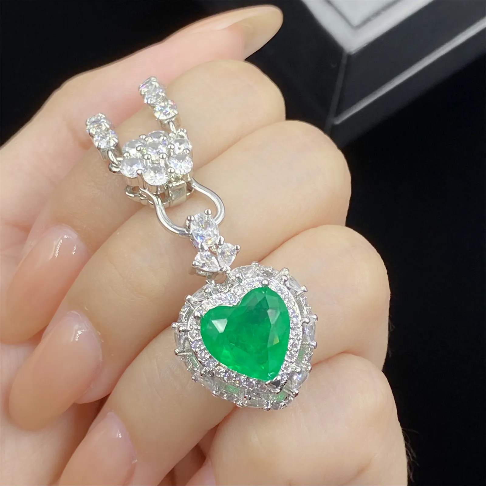 Mulheres jóias em forma de coração imitação esmeralda turmalina verde cristal pingente zircon diamante colar namorada festa presente de aniversário
