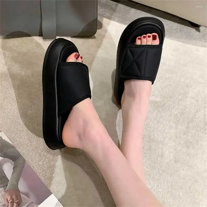 Sandaler Storlek 36 Nummer 38 Tennis Classic Shoes Women's Flip Flops 2023 Brand Sneakers Sports Sporty Pie Funny Foar Wear