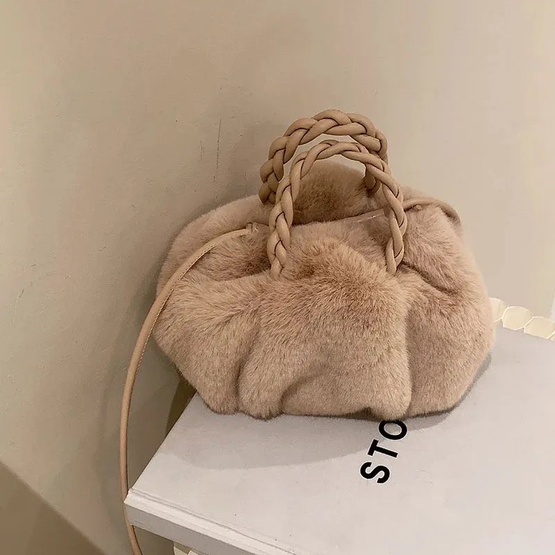 Sacs de soirée Conception d'hiver sac à poignée tissée femmes sac à main doux chaud fausse fourrure épaule sac à bandoulière dames plissé en peluche sac de messager 231017