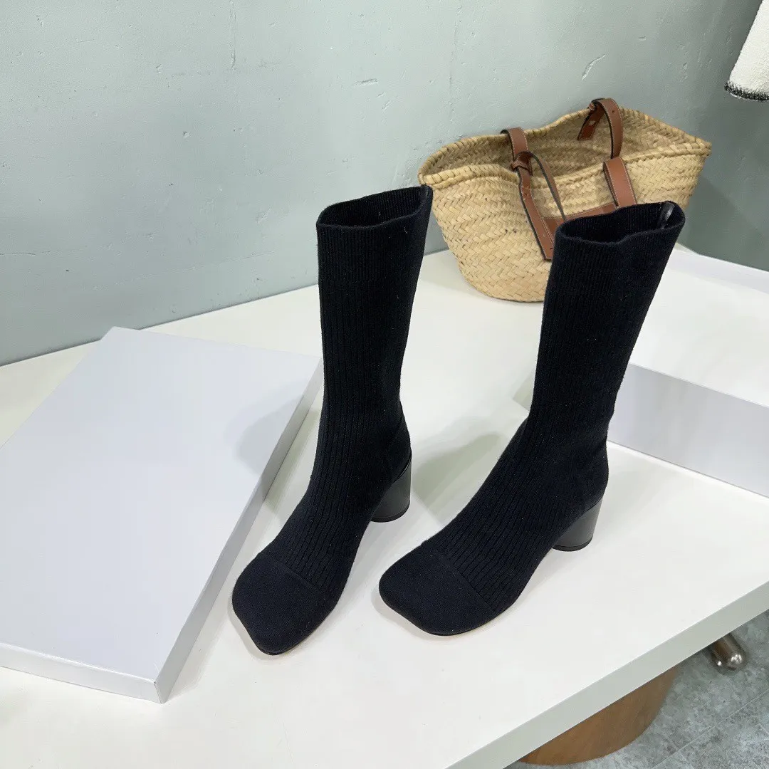 Autumn Winter Socks Heeled Heel Boots Fashion Sexig stickad Elastic Boot Designer Alfabetiska kvinnor Skor Lady Letter Thick High High Hools Stor storlek 35-42 US5-US11 har låda