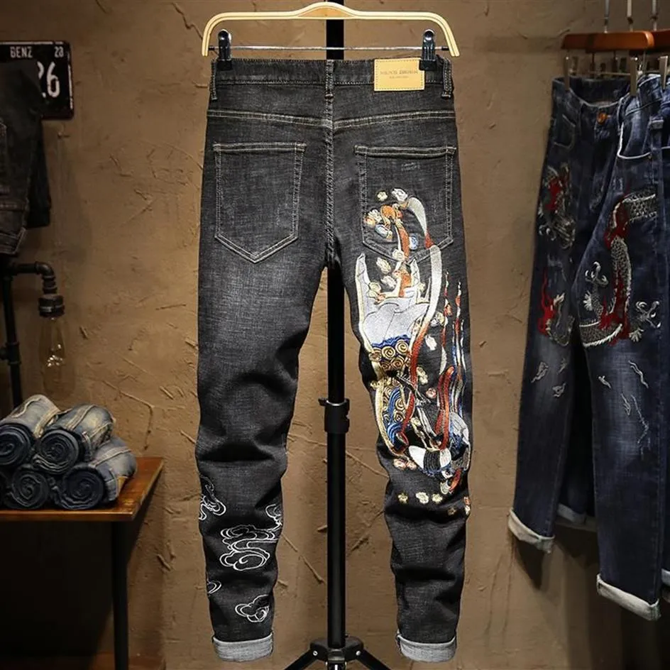 Män jeans män mager mode broderade mönster små fötter casual smal manlig kinesisk japansk märke blyertsbyxor denim problem294t