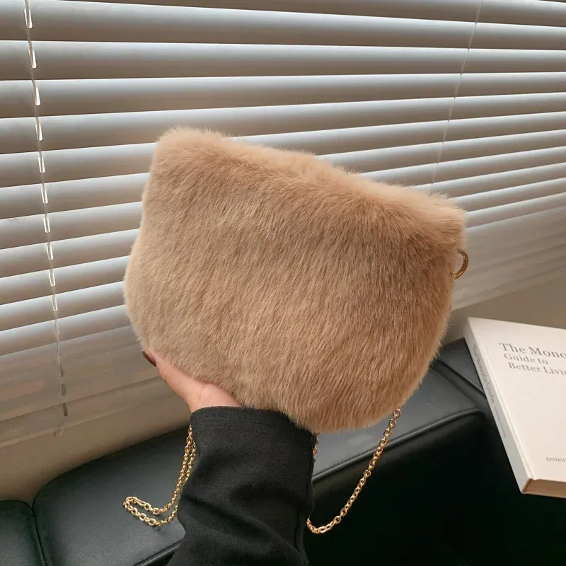 Kvällspåsar päls armhålväska med kedjemode fluffiga crossbody -väskor för kvinnor vinter faux pälshandväska fausse fourrure föll tasche 231018