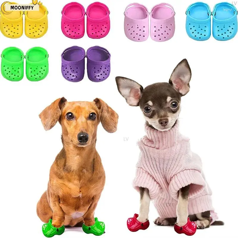 Abbigliamento per cani 1 paio di scarpe Pantofole scavate Infradito da spiaggia traspiranti per animali domestici Sandali bassi slip-on casual Cucciolo piccolo foro