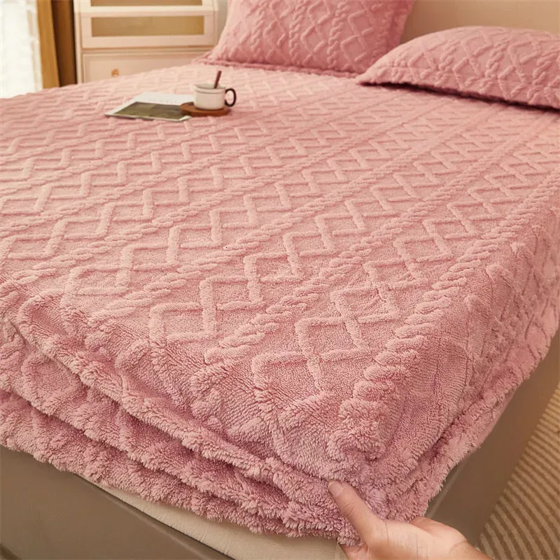 Bedspread Bonenjoy Plush Bed Sheet for Winter Warm Cover QueenKing Size Coral Fleece Thick Fitted drap housse 180x200cm 231017