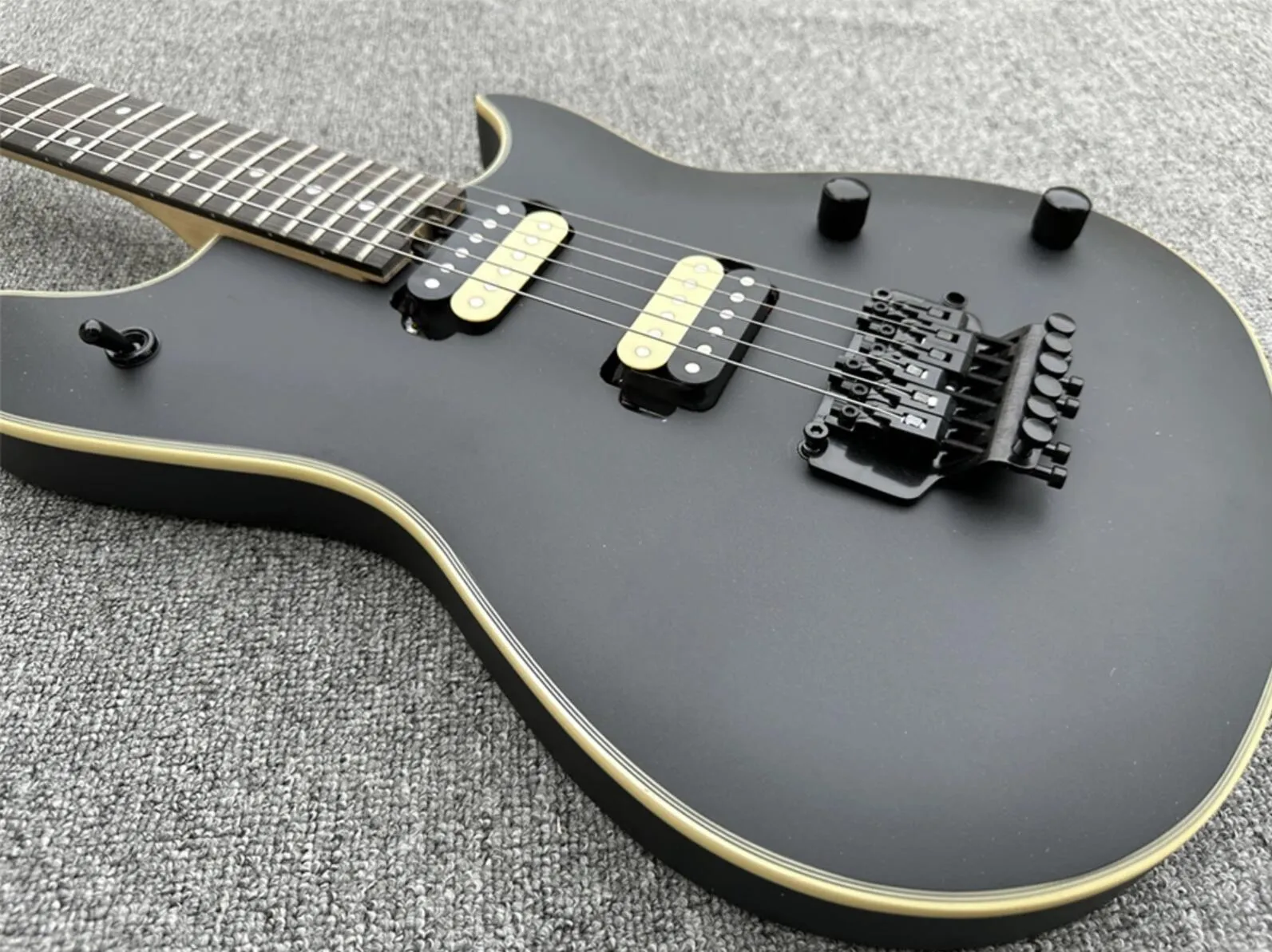 Matzwarte elektrische gitaar Floyd Rose Tremolobrug Whammy Bar borgmoer Palissander toets Zwarte hardware