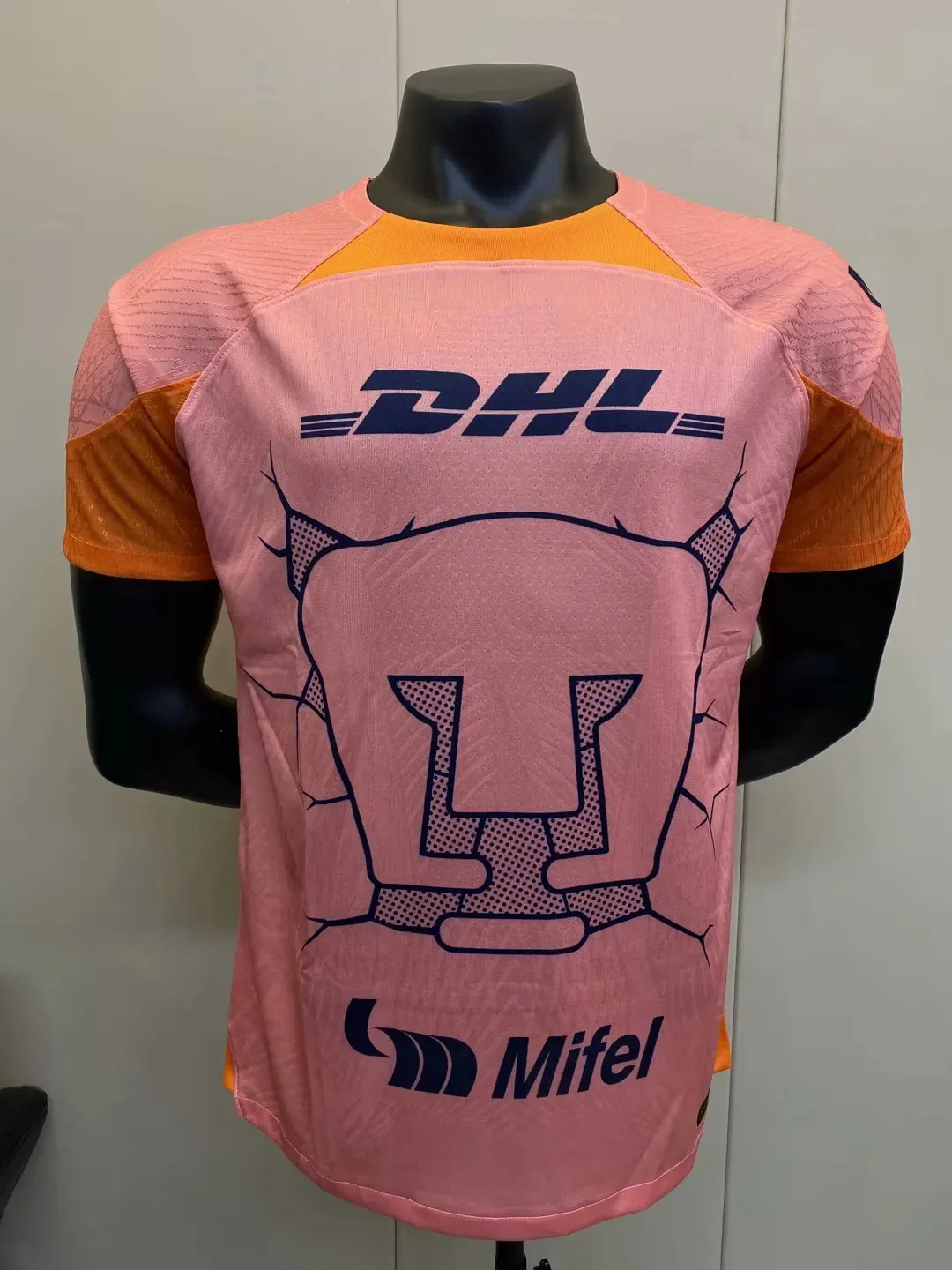 Pumas unam on sale pink jersey