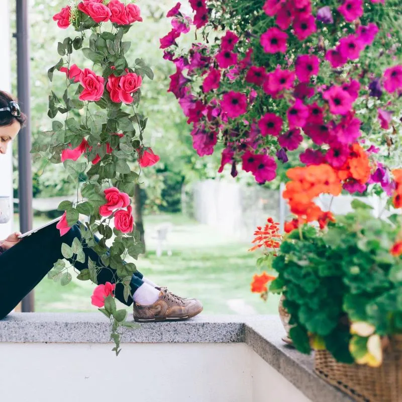 Dekorativa blommor simulerade violetta konstgjorda hängande korgar Dekorationer Faux Plastiska falska ornament