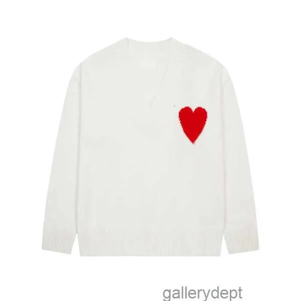 Fashion Amisweater Paris Sweater Mens Designer Knitted Shirts Long Sleeve French High Street Embroidered A Heart Pattern Round Neck Knitwear