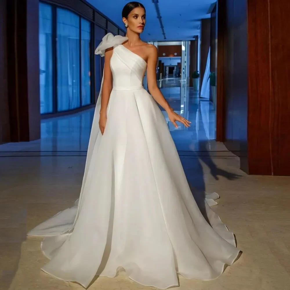 Superbe robe de mariée trapèze en Organza, asymétrique épaule dénudée, grand nœud froncé, longue traîne, robes de mariée personnalisées, grande taille