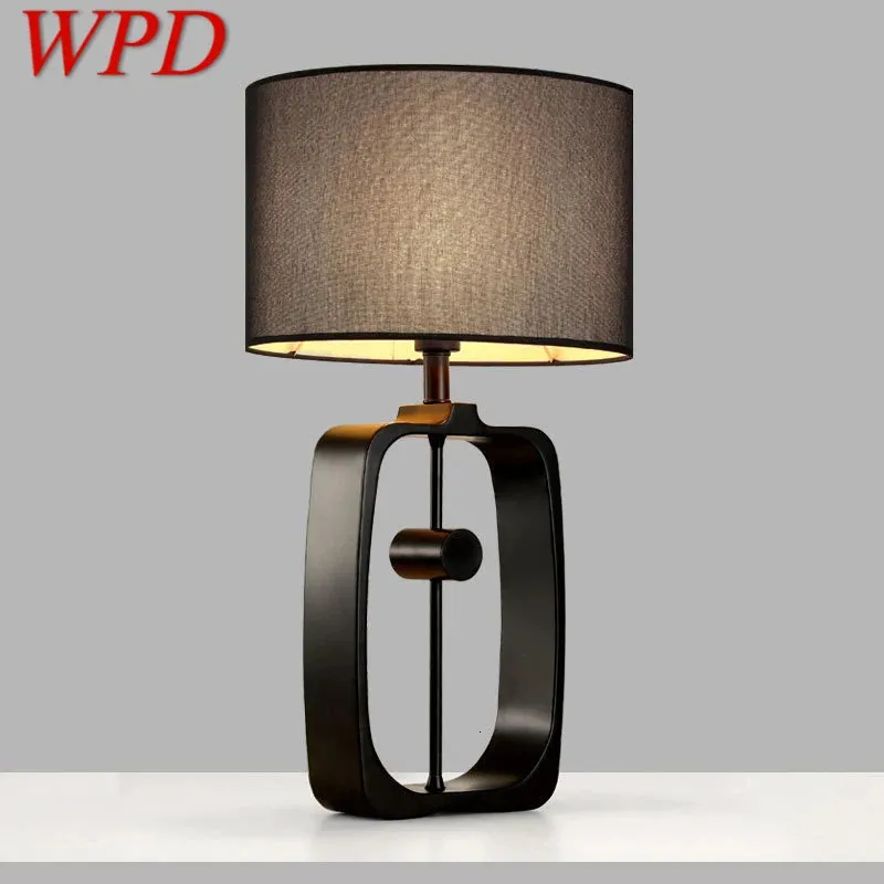 Objets Décoratifs Figurines WPD Lampe de Table Noire Contemporaine Nordique À La Mode Salon Chambre Personnalité Créative LED Décoration Lampe de Bureau 231017