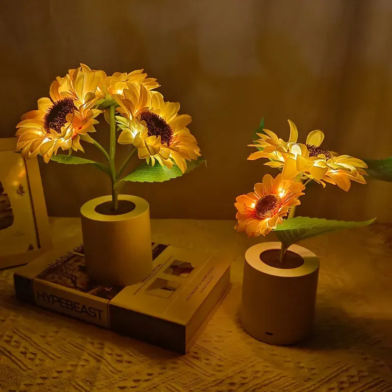 Oggetti decorativi Figurine Tulipano artificiale Girasole Luce Ricaricabile Lampada da camera Notte creativa per bambini Amico Compleanno Regalo di festa 231017