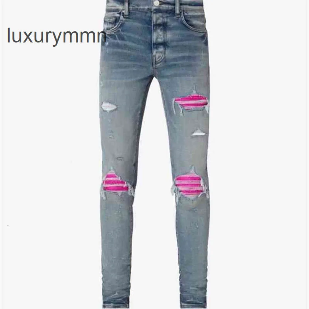 Jeans 2023 Amirs Jean Designer Amirsy Style Industria pesante Lavaggio dell'acqua Distrugge i fori Rosa Rosso Stampa Cavo Splicing Blu 8PWI