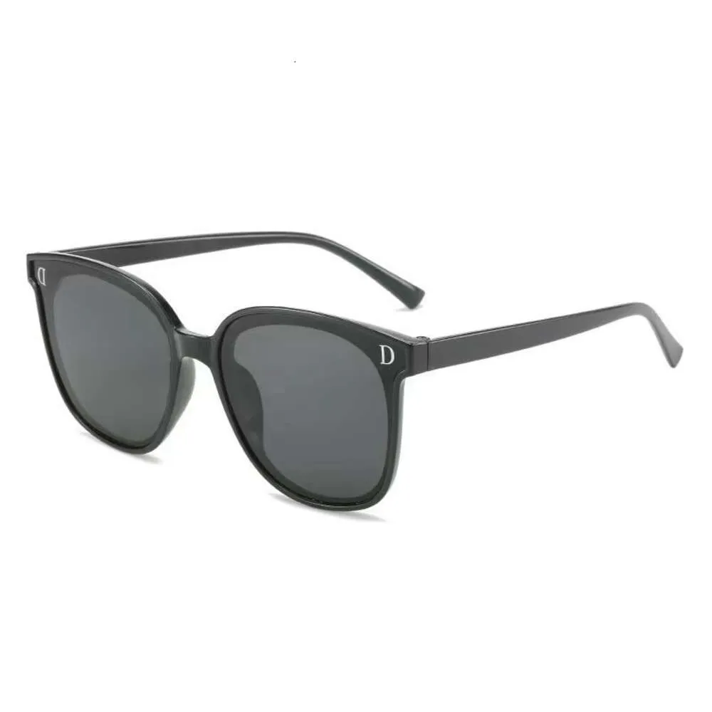 2023 Novos óculos de sol D-letter para homens e mulheres, óculos de sol de armação grande da moda com proteção UV e óculos de sensação avançada