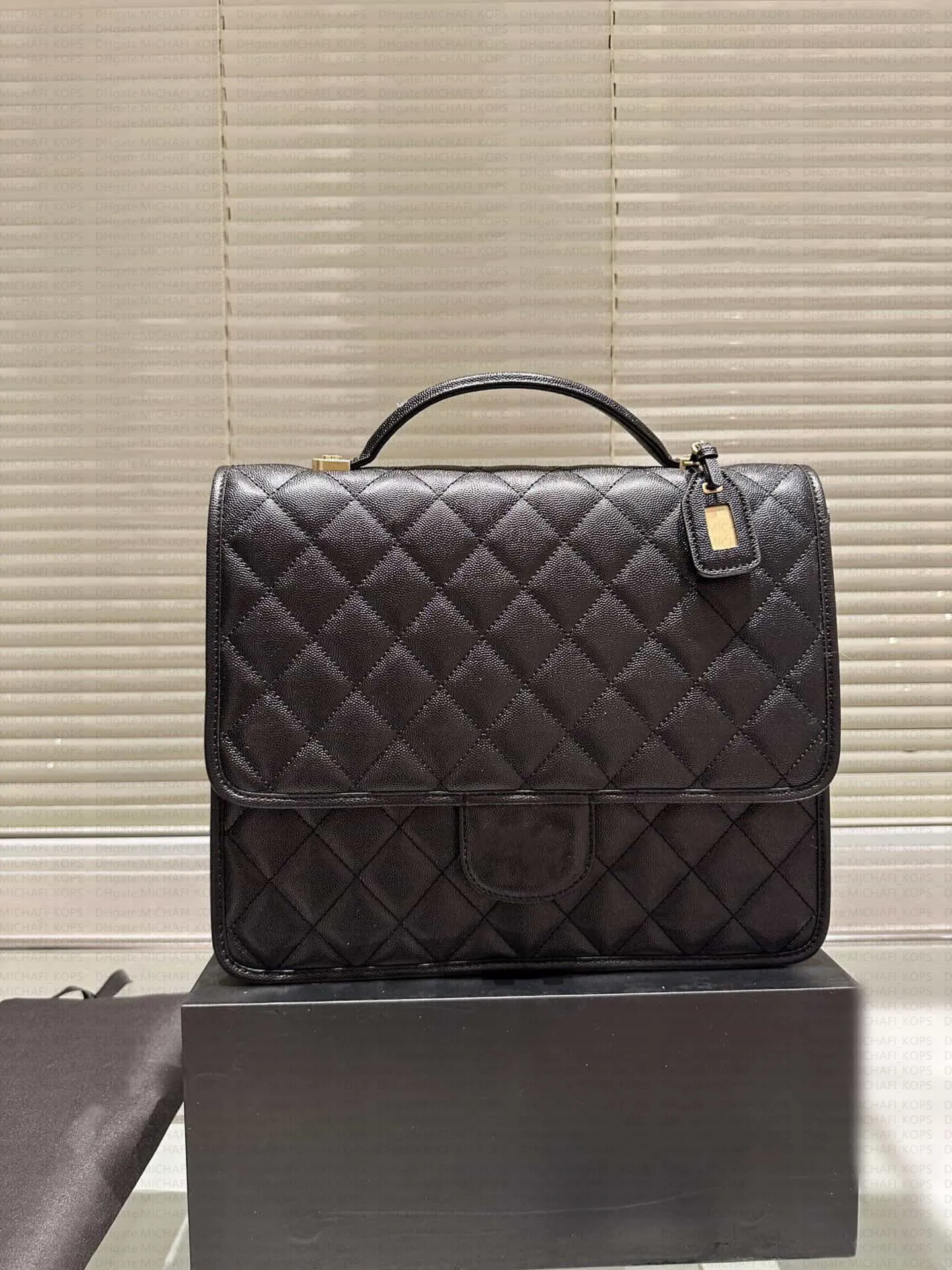 Borsa per caviale Zaino di grande capacità da donna in pelle scozzese di lusso con diamanti Borsa classica di design con apertura a patta con fibbia rotonda in metallo