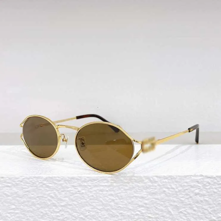 Güneş gözlükleri için kadın tasarımcılar 52ys stil anti-ultraviyole retro plaka tam çerçeve gözlük rastgele kutu c704