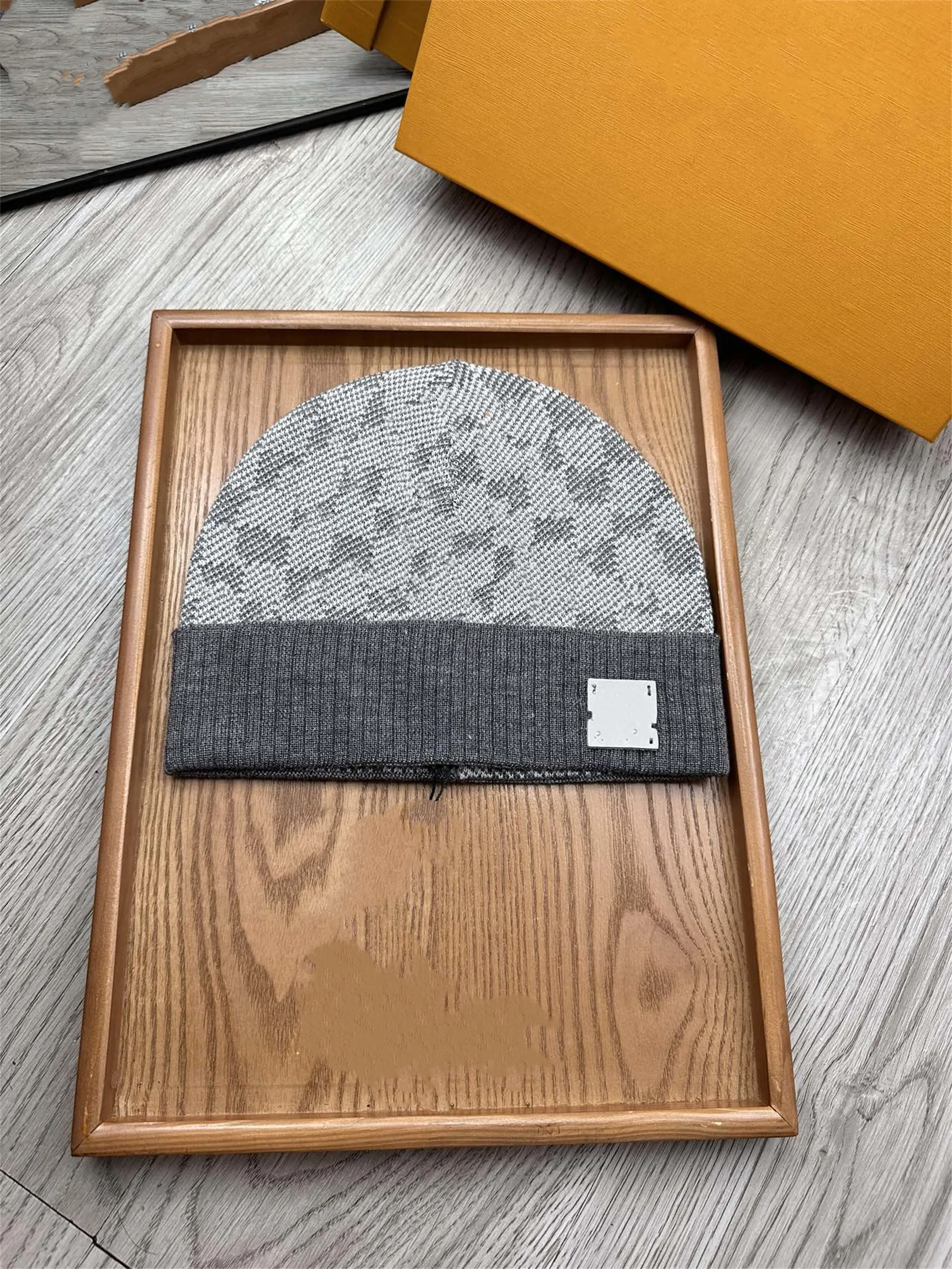 Nouveaux chapeaux de créateurs de mode Bonnet pour hommes et femmes automne / hiver chapeau en tricot thermique bonnet de marque de ski bonnet de haute qualité à carreaux chapeau de crâne marron bonnet de toque chaud de luxe