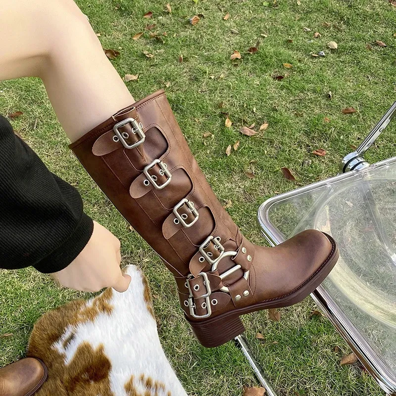 ブーツ女性レトロパンクスタイル分厚いヒール秋の冬のバックル快適なウォーキングノンズスリップ厚い靴底231019