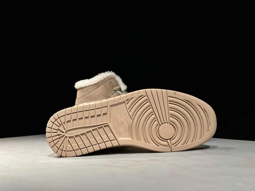 Retro Plush Basketball Shoes for Couples - Mid Top, Classic  display picture 3