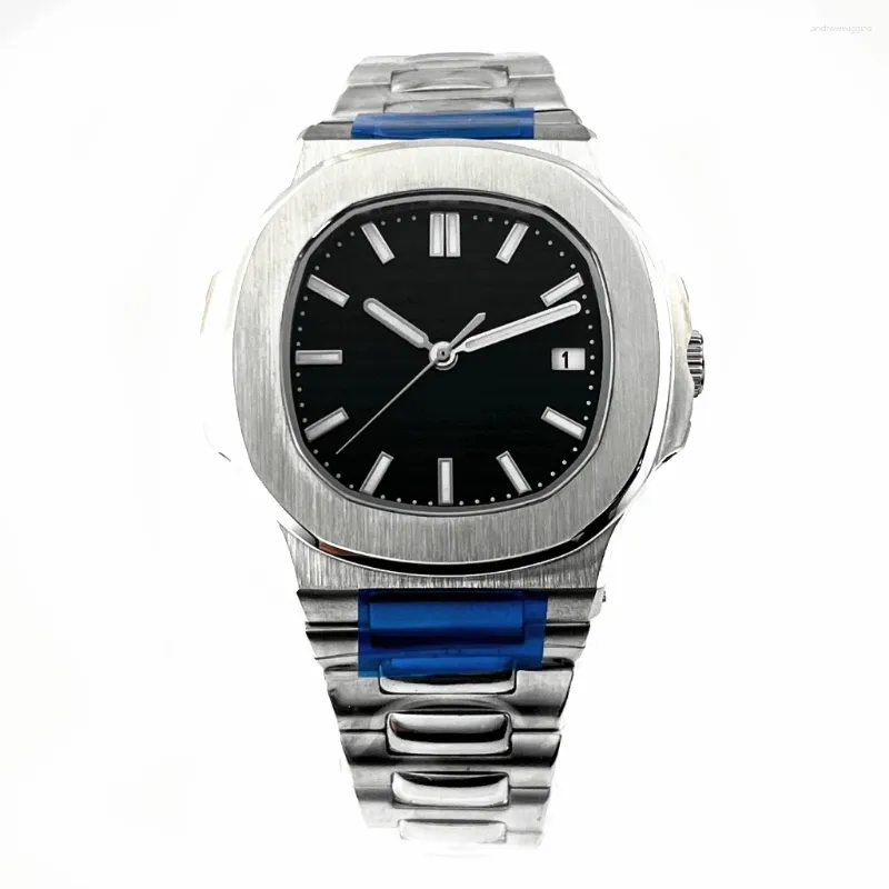 Armbanduhren 38mm Automatische Herrenuhr Silbergehäuse Glasbodenabdeckung Grün leuchtende mechanische Armbanduhren mit Kalenderfenster