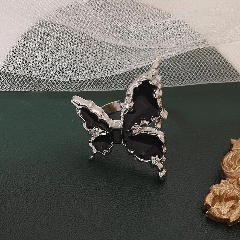 Кольца кластера Декоративные украшения в стиле Лолиты с открытием бабочки Регулируемая мода Индивидуальный преувеличенный нишевый дизайн Высококачественное кольцо