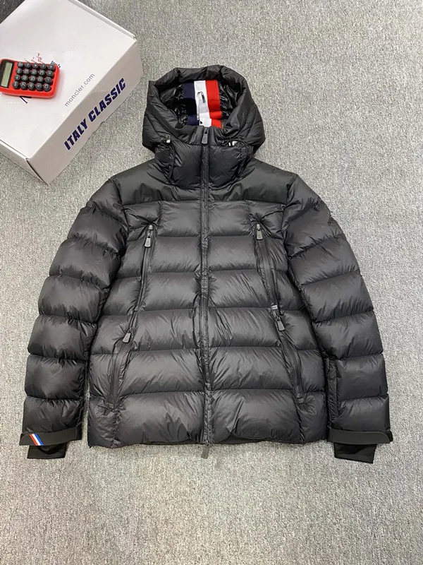 Monclears Puffer Designer Jacket Mens Downs Jacket Original Mon Home Montbeliard Short Men Down Jackets Fashion Classic Warm Jackets Winter Outdoor
