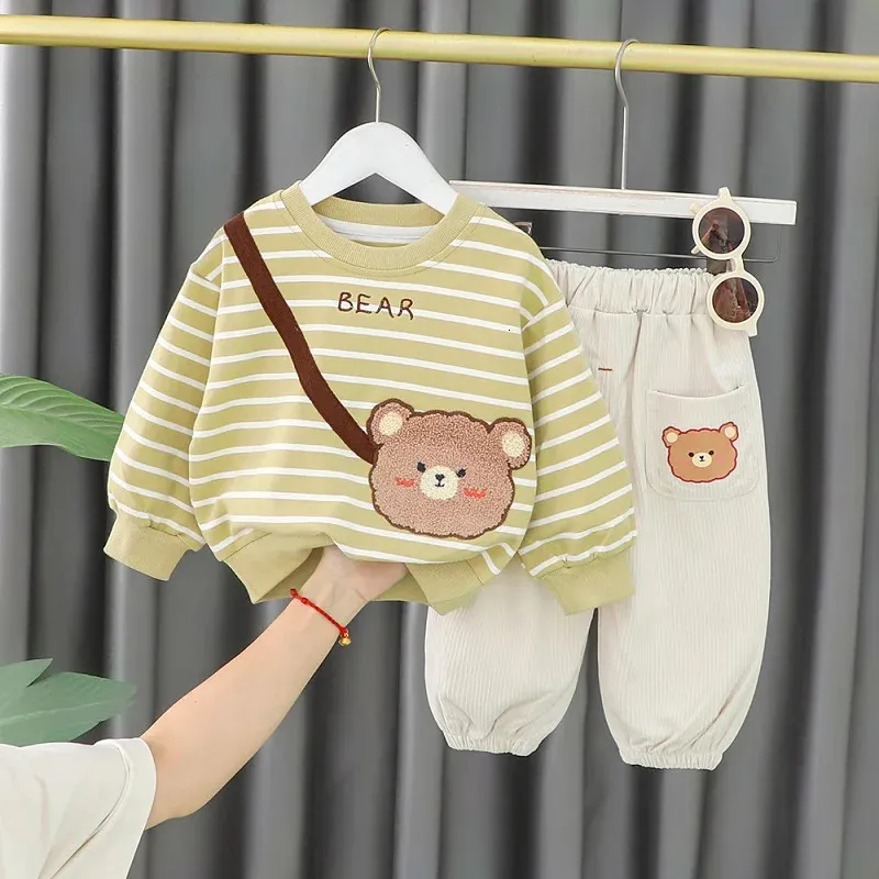 Clothing Sets 0-4-year-old spring and autumn baby cartoon bear long sleeve suit boys' striped sweater pants two-piece casual simple sportswear 231019