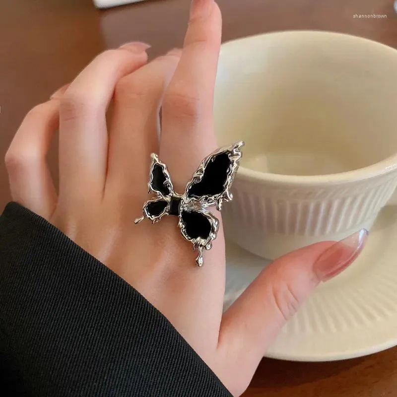 Bagues de cluster 2023 Corée du Sud Simple Black Butterfly Bague Mode Tempérament Multifonctionnel Ouvert Bijoux pour Femmes En Gros