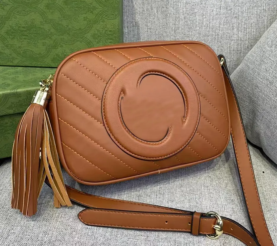 Lyxdesigner väskor axel handväska mode kvinnor g kvalitet höga damer plånbok crossbody handväskor koppling totes läder kamera väska dam purses med logotyp