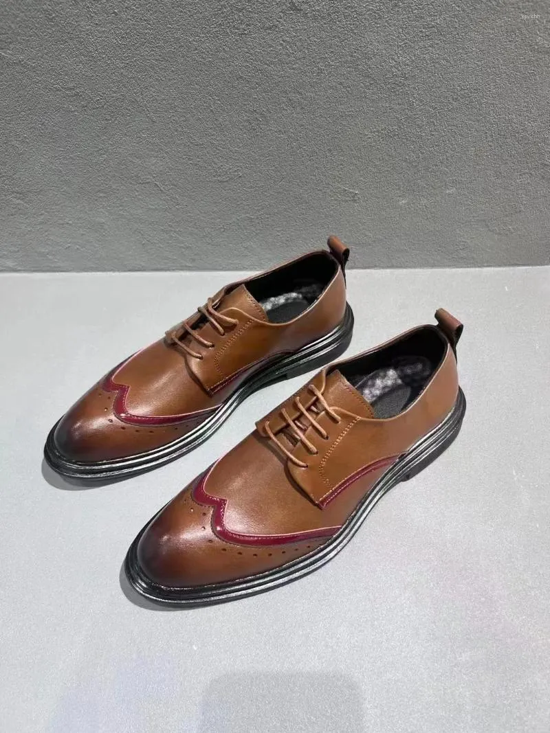 Chaussures habillées Top Qualité Mode Marron Hommes En Cuir Bout Rond Chaussure Formelle Masculino Costume De Mariage Élégant Homme Casual Bureau Mocassins