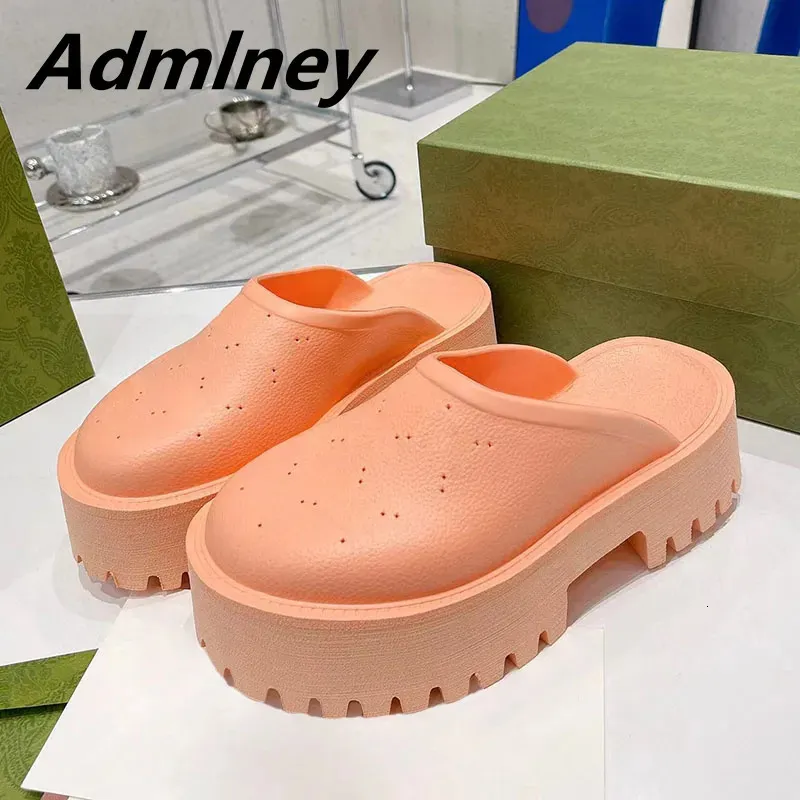 Jurk Schoenen 2023 Zomer Gat Platform Slipper Vrouw Ronde Neus Dikke Zool Platte Strand Glijbaan Runway Hoogte Verhogen Designer Plastic Slippers 231019