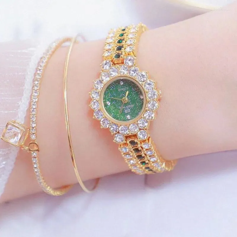 Relógios de pulso relógio de quartzo para mulheres moda luxo brilhante diamante completo pequeno mostrador verde relógio multicolorido elegante relogios femininos