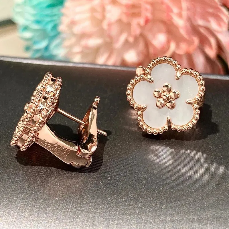 Stud Summer Holiday Sweet Flower Blossom Earrings Pop Luxury Brand Jewelry Ladies Good Quality Ear Beat Banquet Party Gift 231018