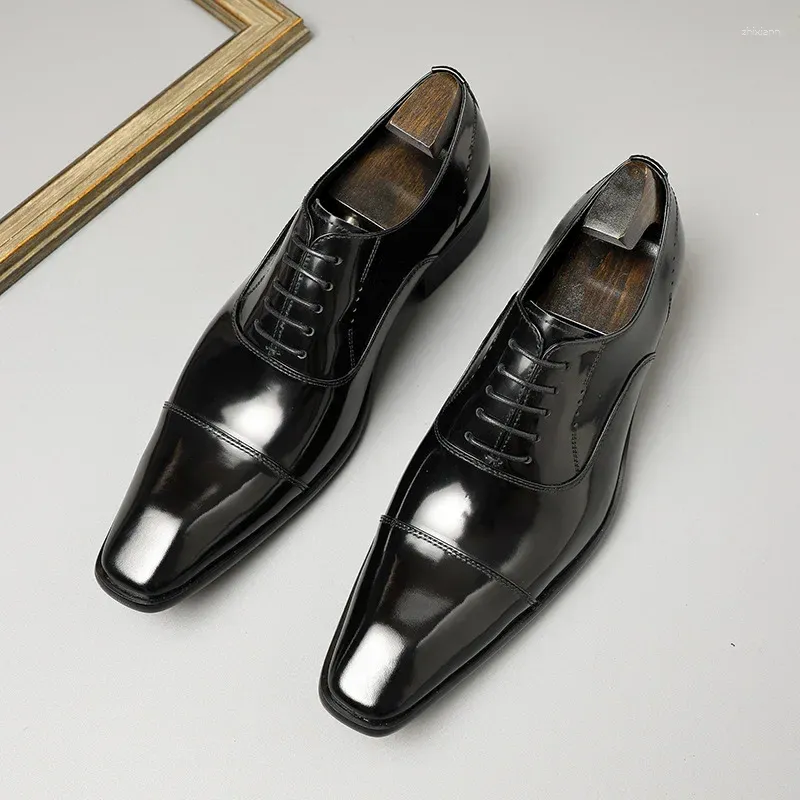 Klädskor italienska patent läder män formell handgjorda kvalitet höst designer mode svart affärsarbete man