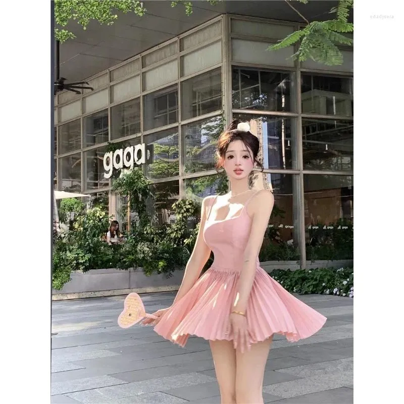 Casual Dresses Women's Summer Ballet Style Solid Tone Strap Dress Spicy Girl Midjan Lindad öppen rygg Square Neck Pleated A-line kort kjol