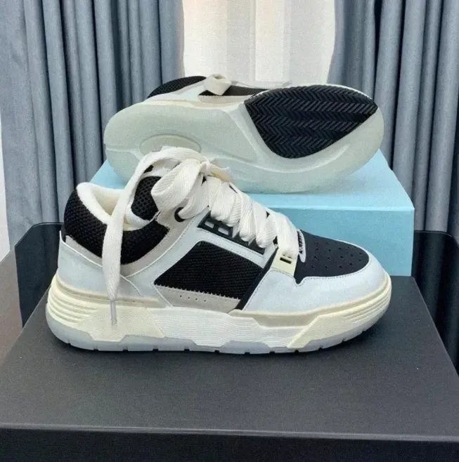 Scarpe casual Piattaforma di moda Coppia Scarpe da pane per uomo e donna Sneakers basse stringate con cuciture in pelle