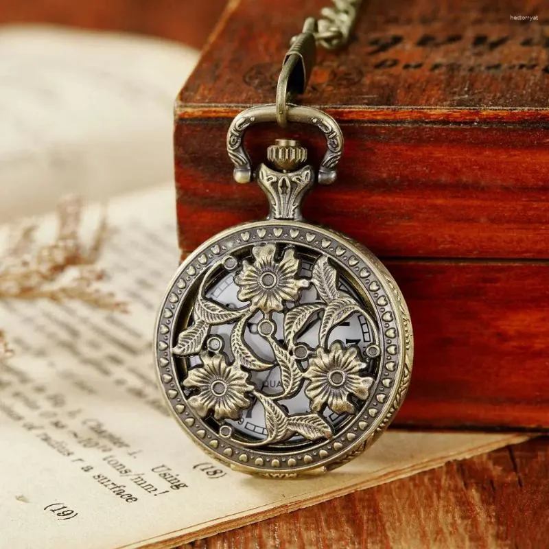 Pocket Watches Classic Hollowed Out Floral Commemorative Watch For Friends Gift Wife 2023