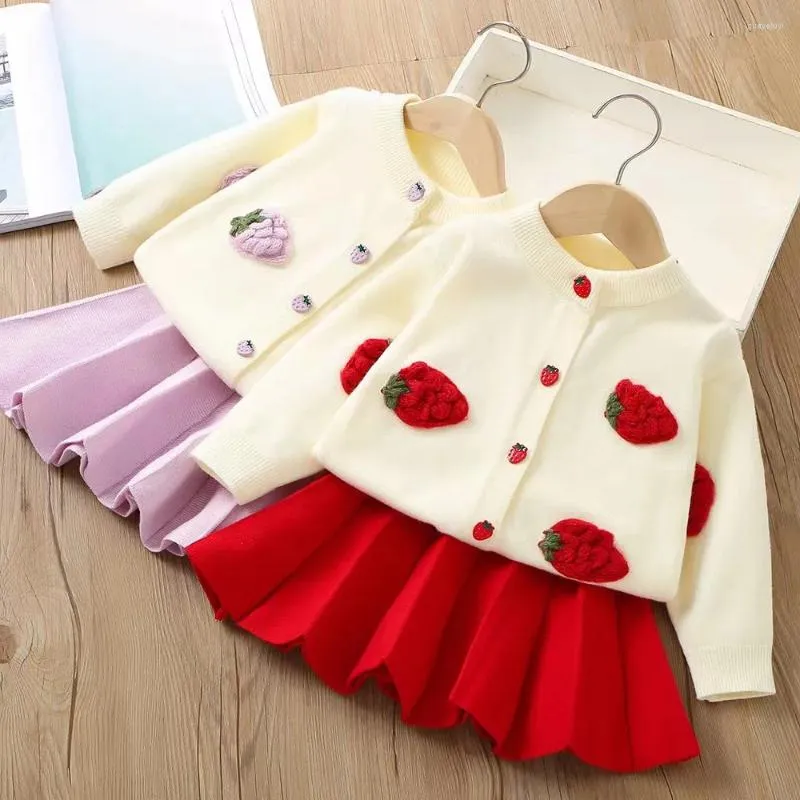 Robes de fille jupe pull automne et hiver grande fraise fruits rouille tricoté Cardigan à manches longues vêtements pour enfants