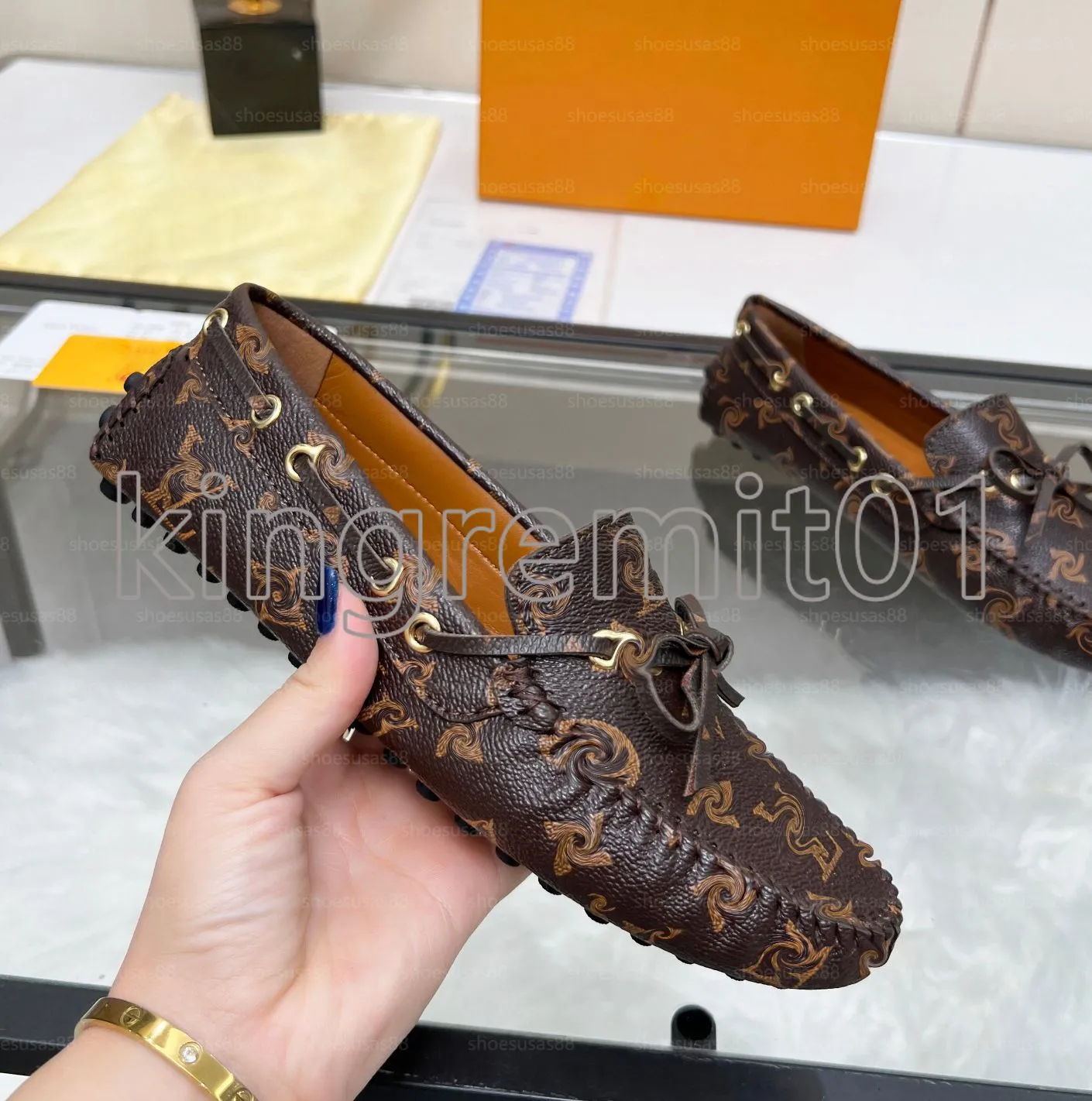 Womens Leather Loafers & Mules - Designer Estate Sandals  display picture 1