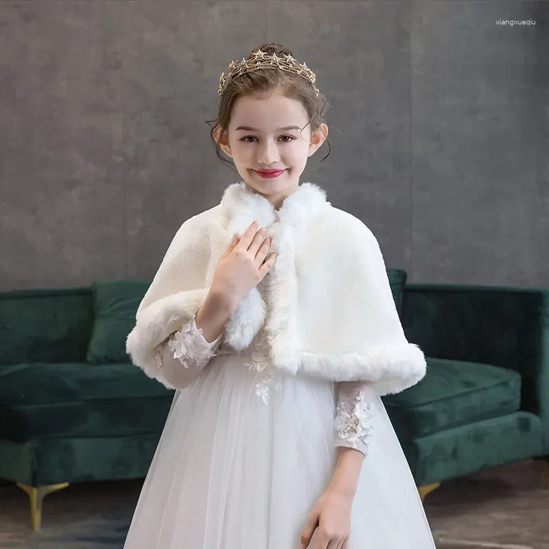 Vestes fleur filles robe de mariée blanc peluche châle bébé sortir doux épaissi cape 2023 hiver mignon manteau