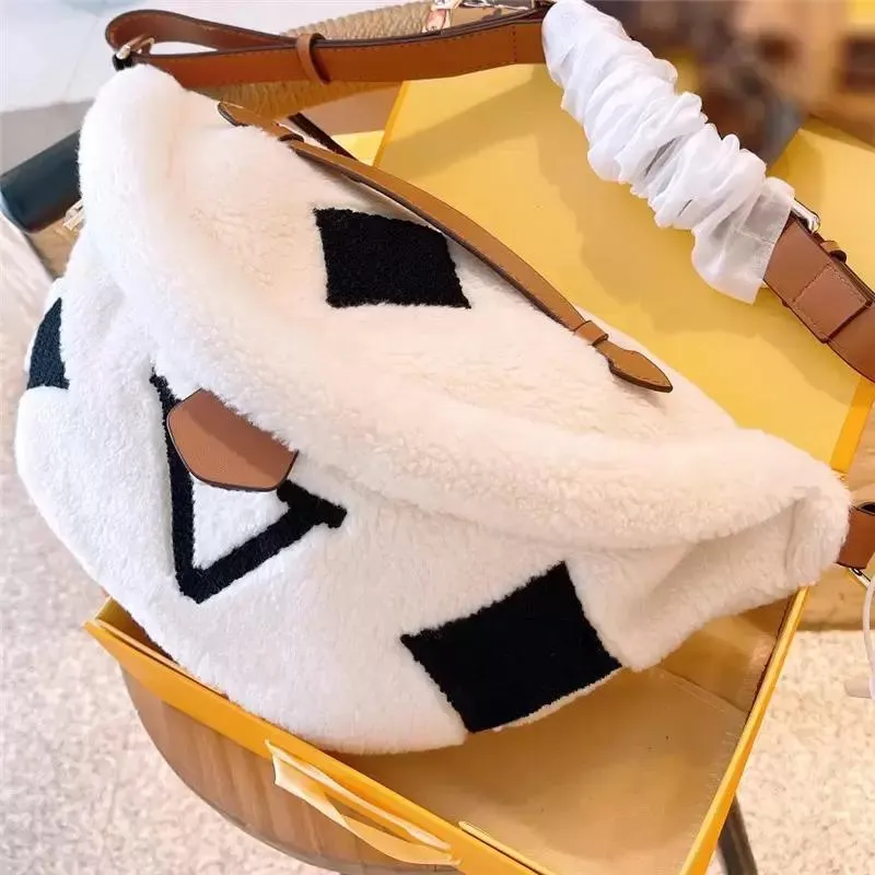 Lüks Erkek Kadın Kış Teddy Bel Çanta Moda Çanta Tasarımcısı Göğüs Çantaları Crossbody Lamb Yün Orijinal Yumuşuk Kürk Bumbag Klasik Omuz Kemer Çantası Cüzdan