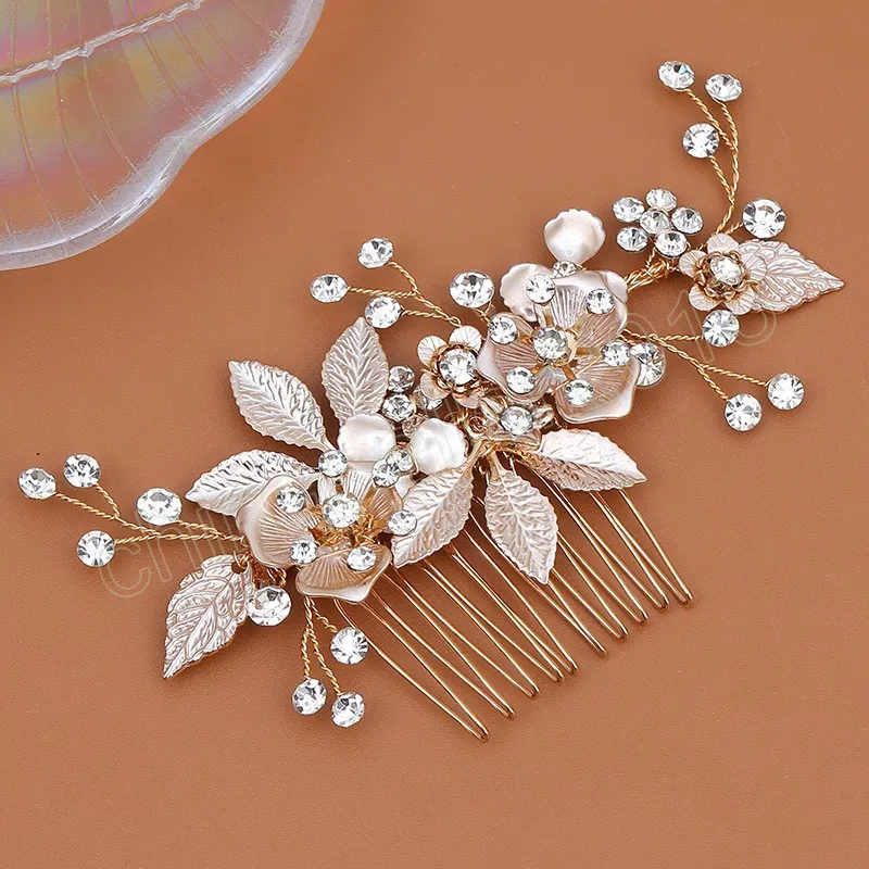 Peine de Metal para el pelo, Tiaras de perlas para mujer, horquilla de aleación Floral nupcial, tocado de compromiso, adorno para el cabello de boda, joyería Bijoux