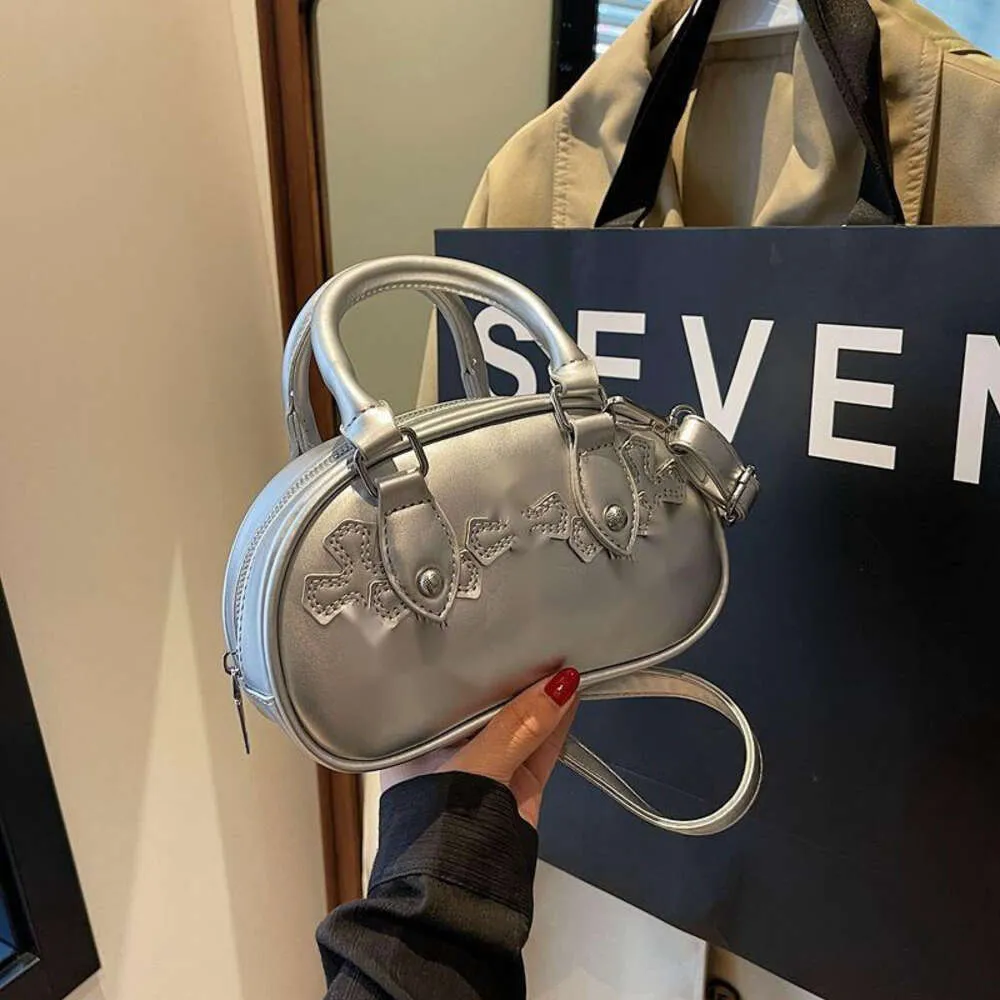 DHgate Womens Y2K Crossbody Bag Silver Chain Shoulder Bag Designer Mini Messenger Bag Foreskin Grass Three Dimensional Handbag Bags Luggage Accessories