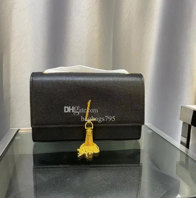 Neue Klassiker Luxusdesigner Keychain Fashion Classic Brand Key Schnallen Briefe Design handgefertigt Gold Keychains Herren Womens Bag Anhänger Blütenschlüssel 0011