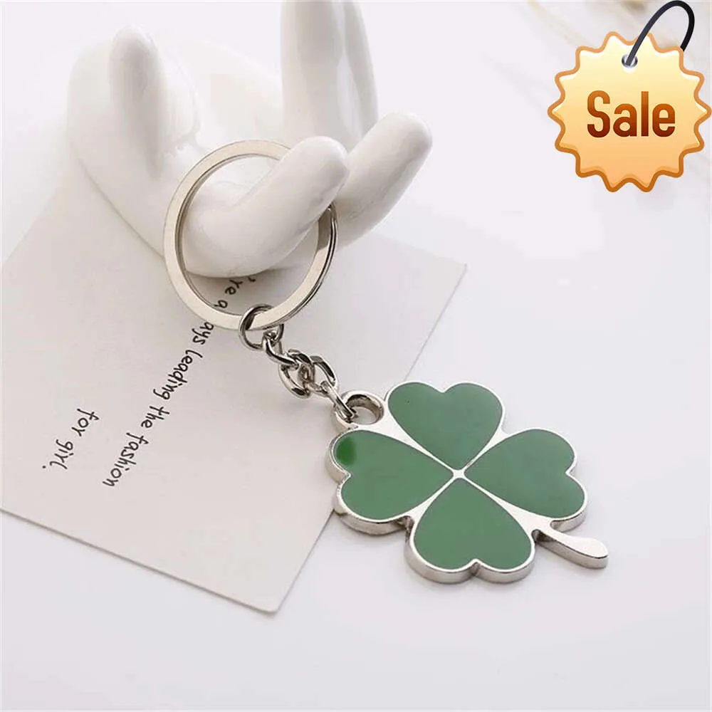 1pc Creative Lucky Four-leaf Clover Keychain Charms Bag Pendant Accessories Couple Cute Metal Foliage Shape Car Key Ring Gift