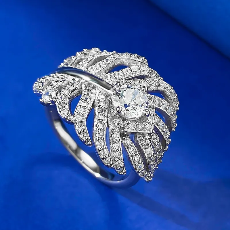 Ręcznie robione pióra Moissanite Diamond Ring Real 925 Srebrny Party Wedding Pierścienie dla kobiet Prezent biżuterii zaręczynowej