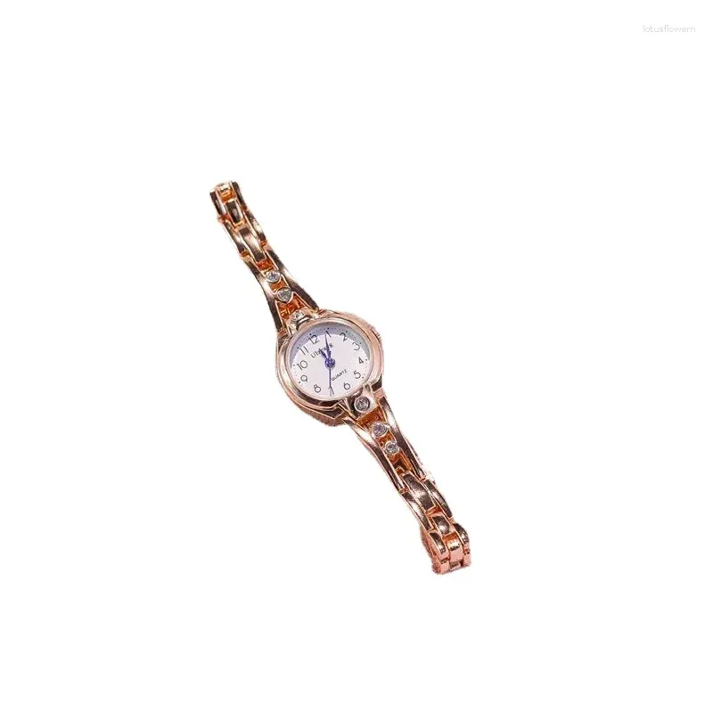 Relógios de pulso relógio feminino 2023 ins estilo moda nicho senhoras pulseira pequena e delicada temperamento simples quartzo